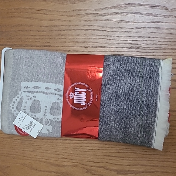 Juicy Couture Accessories - JUICY COUTURE GREY MULTI BLANKET SCARF 🧣 NWT - BEAUTIFUL 😍